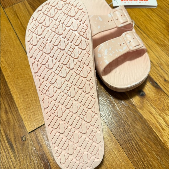 NWT Freedom Moses Pink Terrazzo Double-Buckle Slide Sandals Size 8-9 - Picture 2 of 7